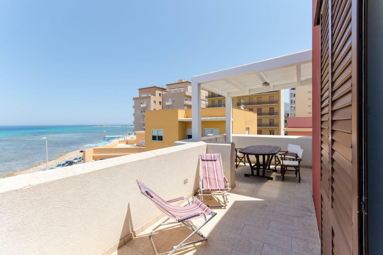 Апартаменти Terrazza Sul Mare Трапані Екстер'єр фото